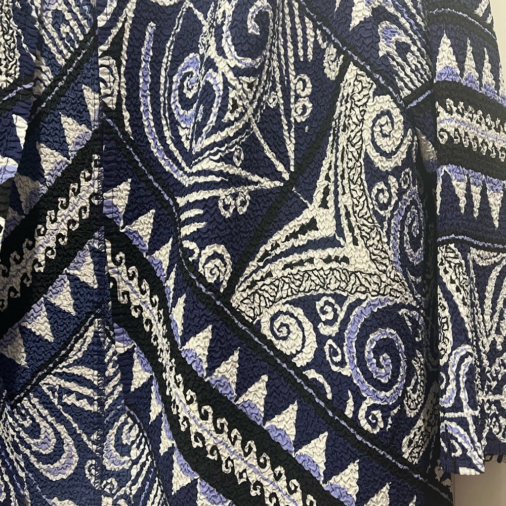Chicos Travelers Lightweight Crepe Jacket. Size 3.